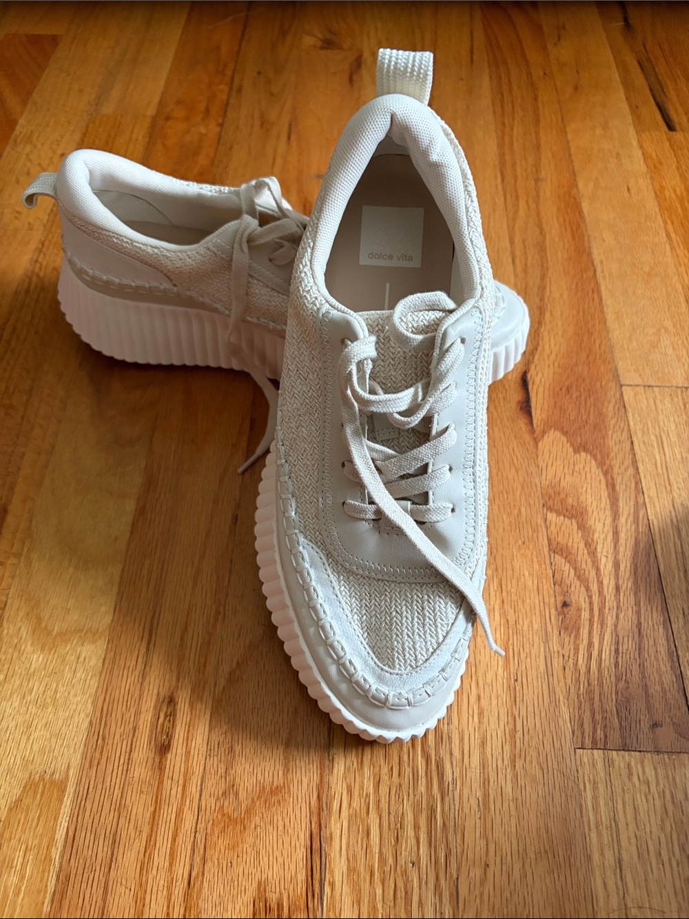 Final sale-nwt Women’s-Dolce Vita Neutral Knit Platform Sneakers
